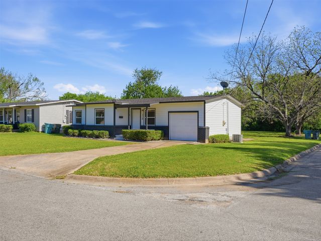 328 W Burton Street, Sherman, TX 75092
