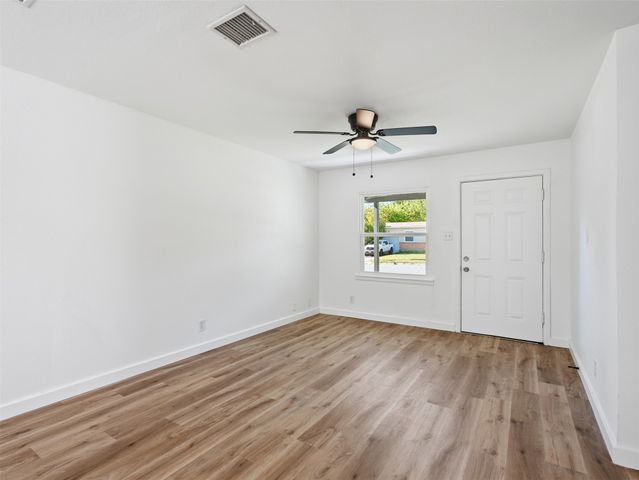 328 W Burton Street, Sherman, TX 75092