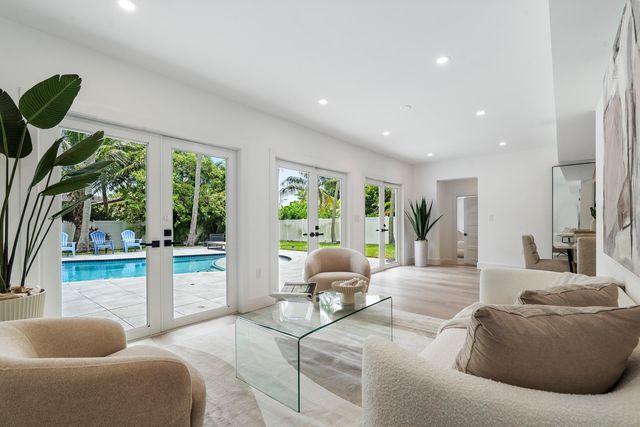 1619 NE 2ND Avenue, Delray Beach, FL 33444