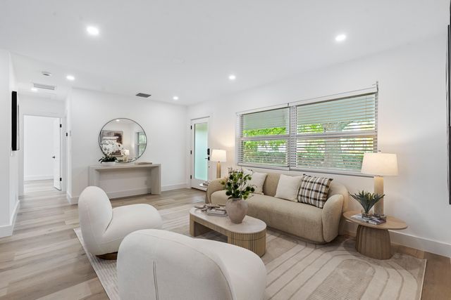 1619 NE 2ND Avenue, Delray Beach, FL 33444