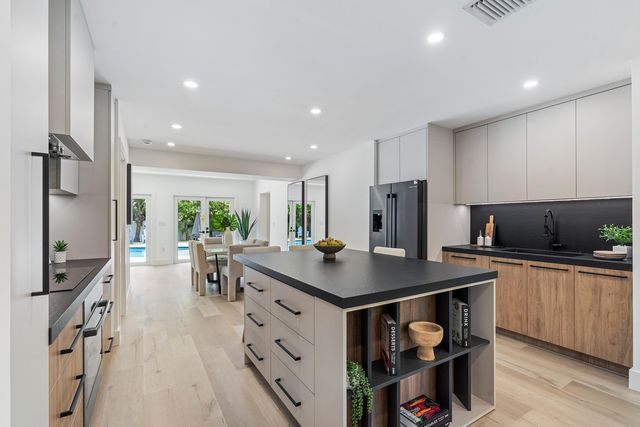 1619 NE 2ND Avenue, Delray Beach, FL 33444