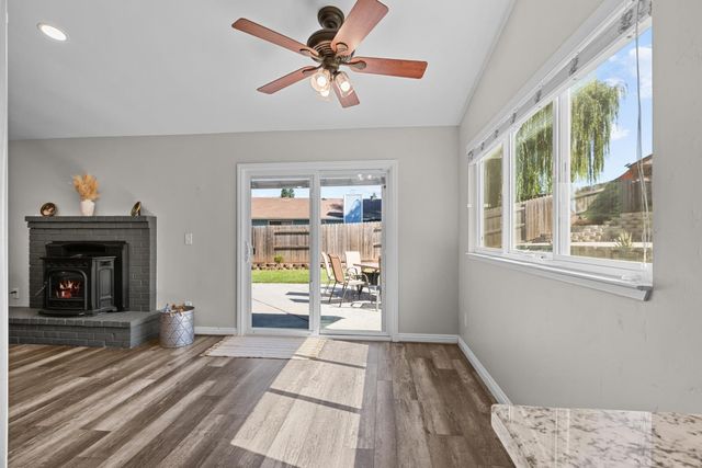 112 Sourdough Ct, Folsom, CA 95630