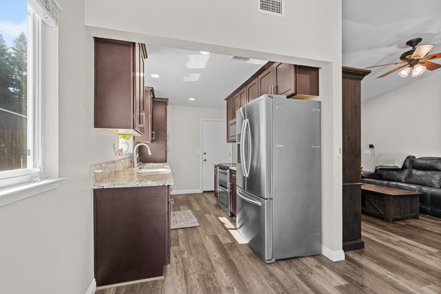 112 Sourdough Ct, Folsom, CA 95630