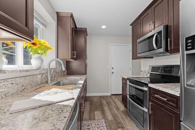 112 Sourdough Ct, Folsom, CA 95630