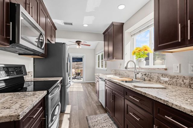 112 Sourdough Ct, Folsom, CA 95630