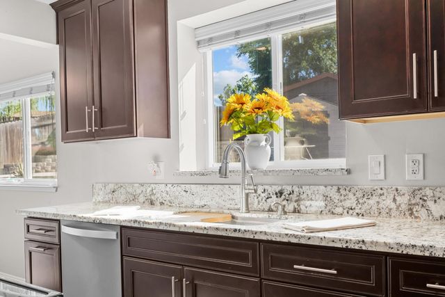 112 Sourdough Ct, Folsom, CA 95630