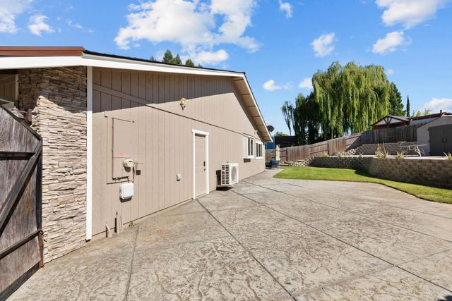 112 Sourdough Ct, Folsom, CA 95630