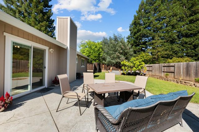 112 Sourdough Ct, Folsom, CA 95630
