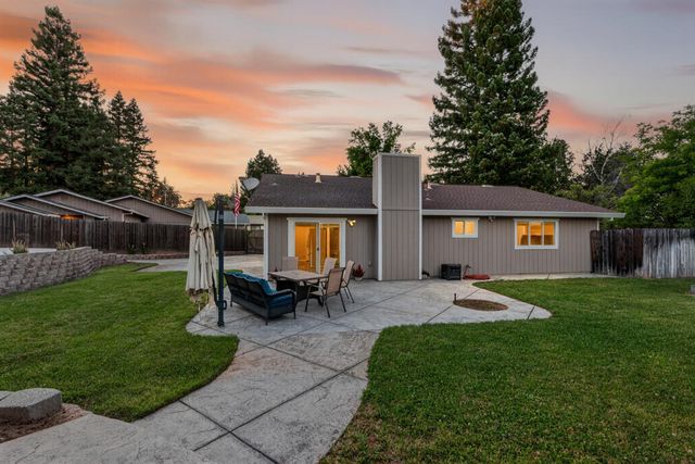 112 Sourdough Ct, Folsom, CA 95630