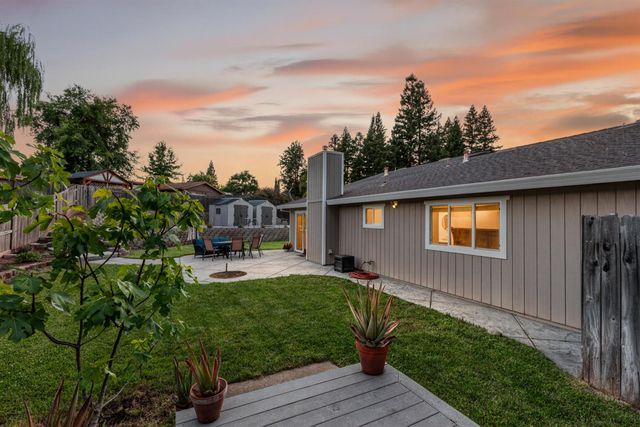 112 Sourdough Ct, Folsom, CA 95630