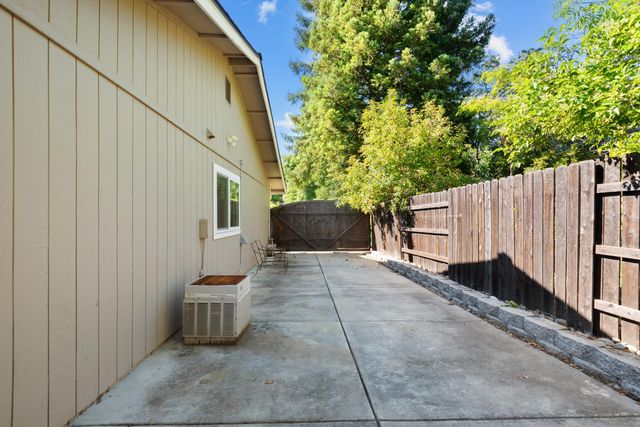 112 Sourdough Ct, Folsom, CA 95630