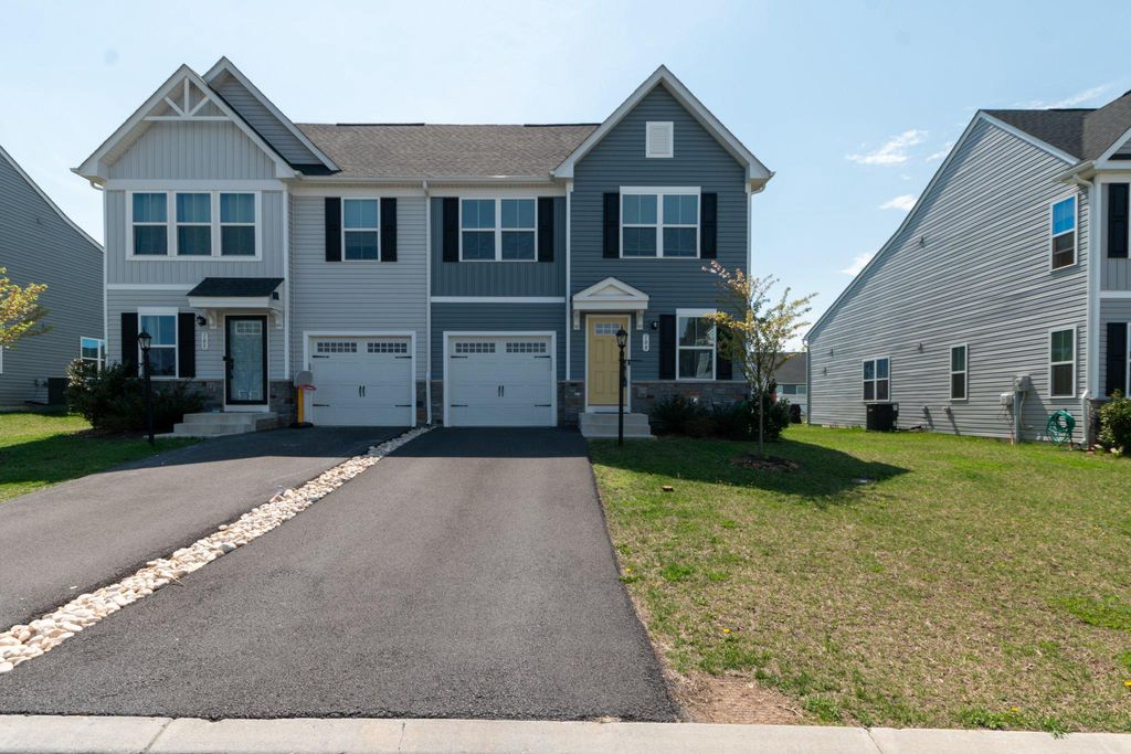 109 BLANTONS RD, Martinsburg, WV 25405