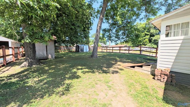 2201 Chestnut Street, Gadsden, AL 35904