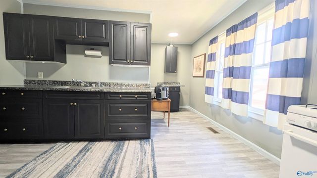 2201 Chestnut Street, Gadsden, AL 35904