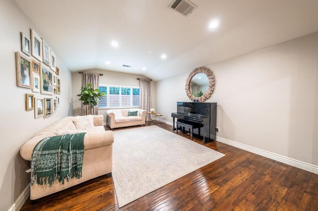 5326 Constellation Way, Sacramento, CA 95841