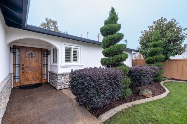 5326 Constellation Way, Sacramento, CA 95841