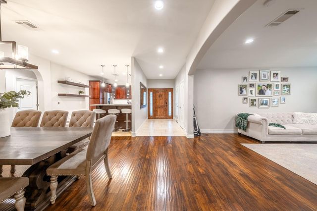 5326 Constellation Way, Sacramento, CA 95841