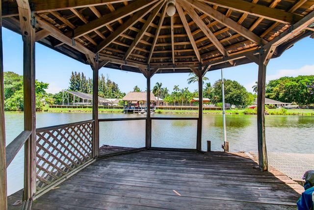 420 Santa Fe Road, West Palm Beach, FL 33406