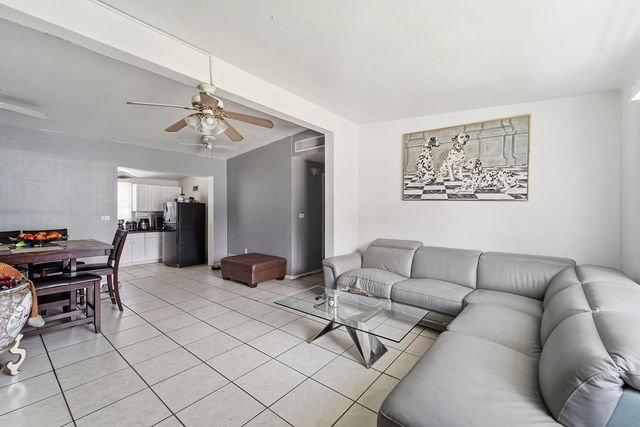 4440 NE 14th Avenue, Pompano Beach, FL 33064
