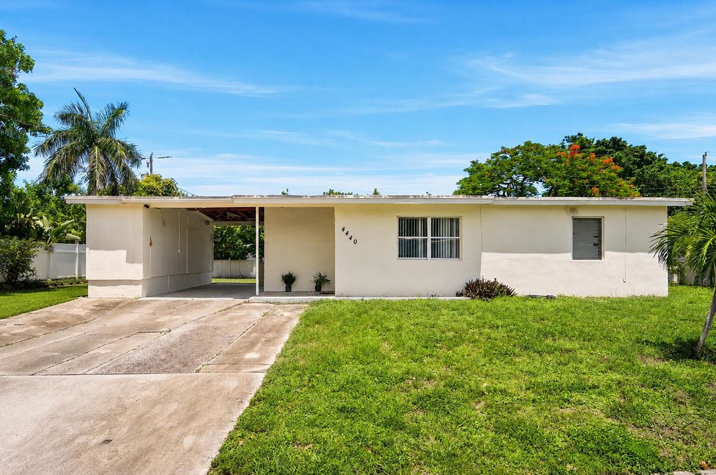 4440 NE 14th Avenue, Pompano Beach, FL 33064