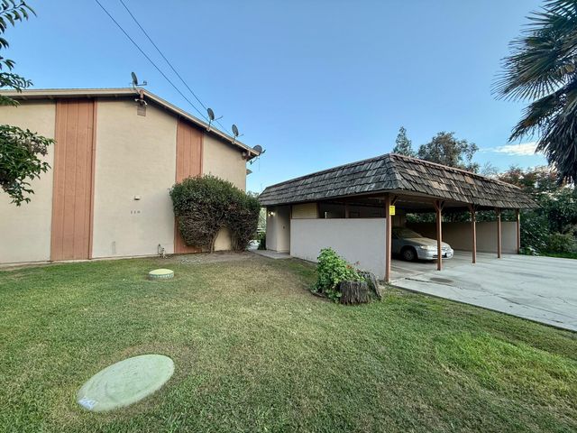 118 S Linwood Street, Visalia, CA 93291