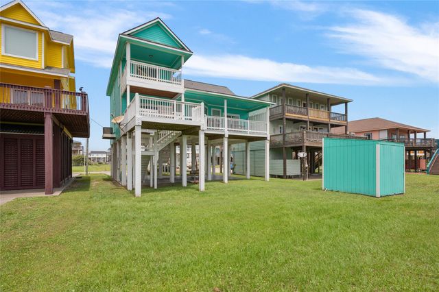 108 Ocean View Drive, Crystal Beach, TX 77650