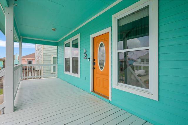 108 Ocean View Drive, Crystal Beach, TX 77650