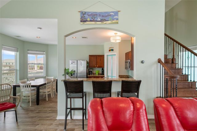 108 Ocean View Drive, Crystal Beach, TX 77650