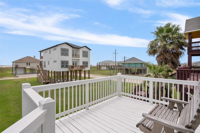 108 Ocean View Drive, Crystal Beach, TX 77650