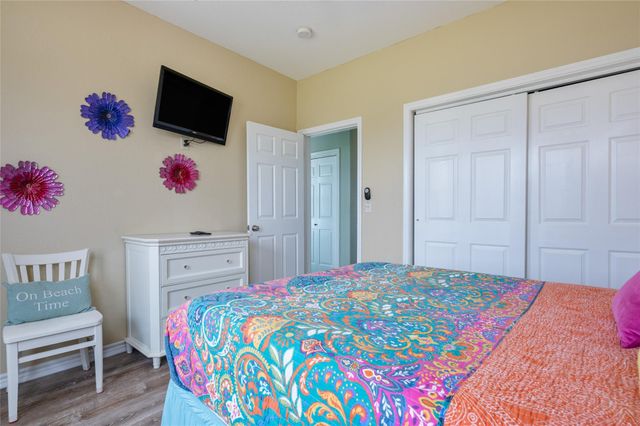 108 Ocean View Drive, Crystal Beach, TX 77650