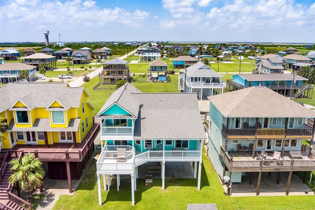 108 Ocean View Drive, Crystal Beach, TX 77650