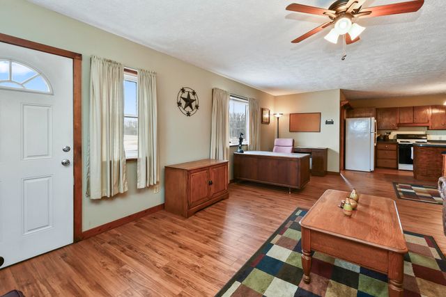 491 Sparrowhawk Road, Fordland, MO 65652