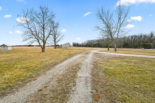 491 Sparrowhawk Road, Fordland, MO 65652