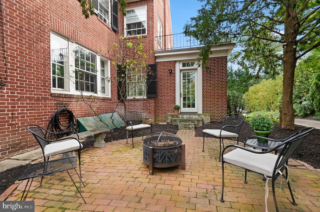 4334 N CHARLES ST, Baltimore, MD 21218