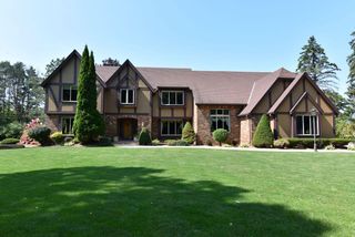 W148N7497 Woodland DRIVE, Menomonee Falls, WI 53051