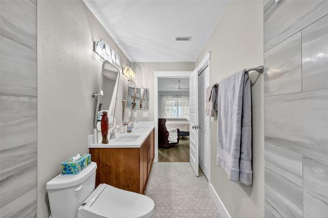 9305 KNIGHTSBRIDGE COURT, Tampa, FL 33647