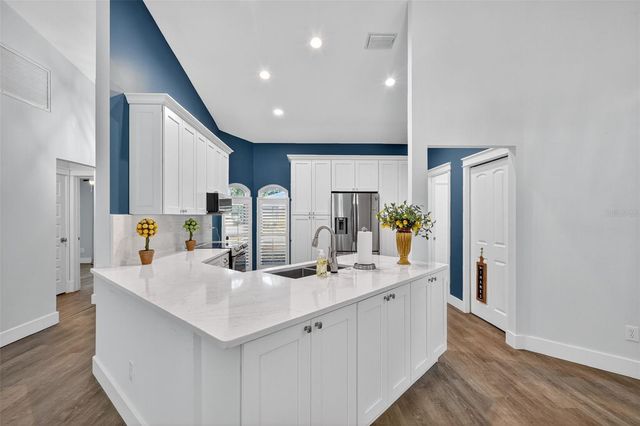 9305 KNIGHTSBRIDGE COURT, Tampa, FL 33647