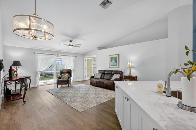 9305 KNIGHTSBRIDGE COURT, Tampa, FL 33647