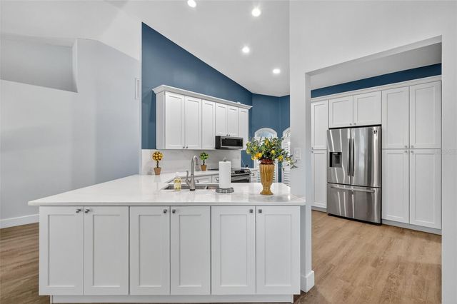 9305 KNIGHTSBRIDGE COURT, Tampa, FL 33647