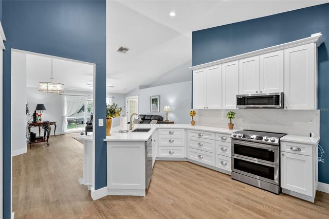 9305 KNIGHTSBRIDGE COURT, Tampa, FL 33647