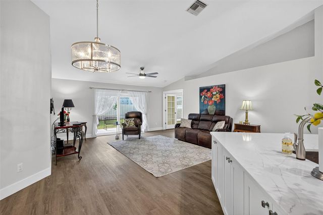 9305 KNIGHTSBRIDGE COURT, Tampa, FL 33647