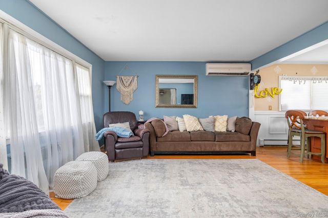 208 Island Parkway W, Island Park, NY 11558