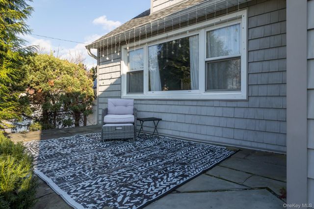 208 Island Parkway W, Island Park, NY 11558