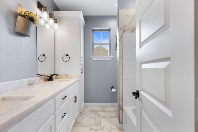 18341 Timber Oaks Drive, Lindale, TX 75771