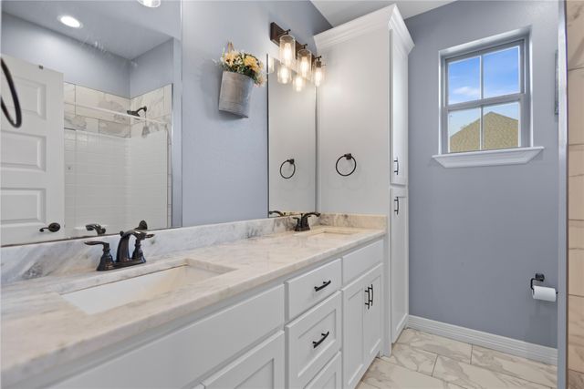 18341 Timber Oaks Drive, Lindale, TX 75771