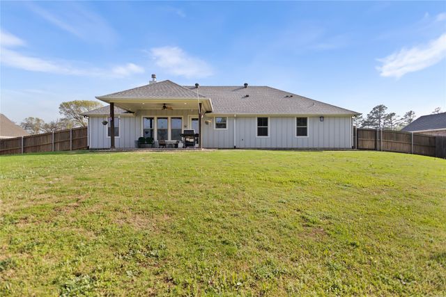 18341 Timber Oaks Drive, Lindale, TX 75771