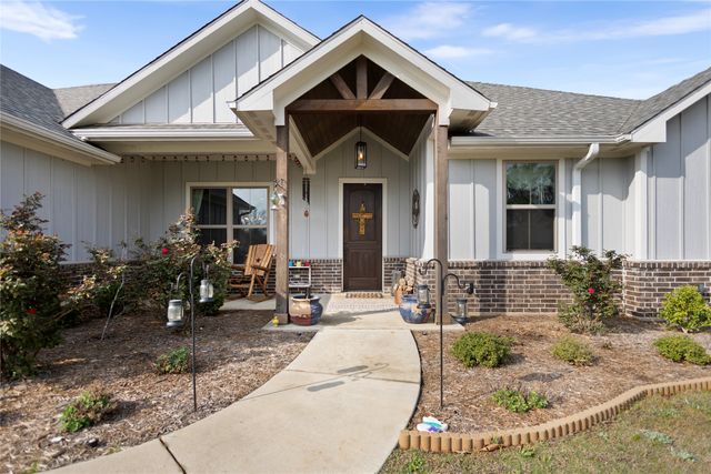 18341 Timber Oaks Drive, Lindale, TX 75771