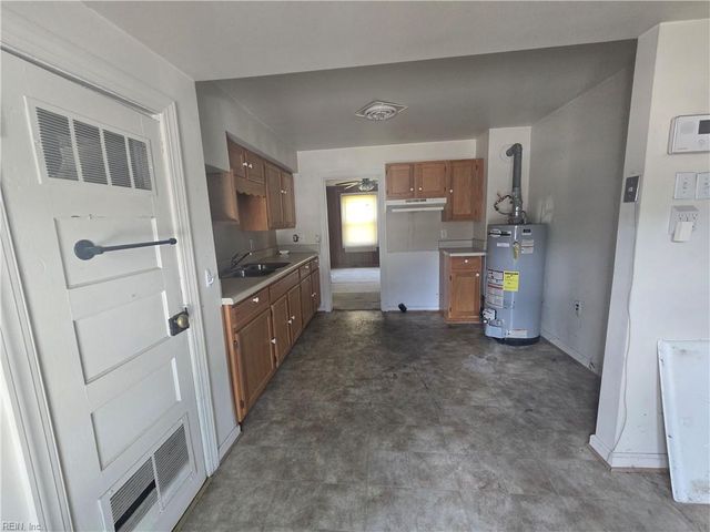 1400 Victory BLVD, Portsmouth, VA 23702