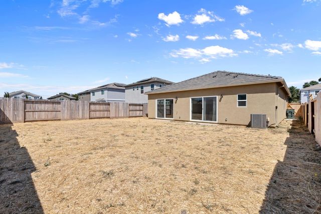 1317 River Run Cir, Ione, CA 95640