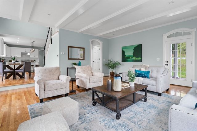 19 Estabrook Ln, Berlin, MA 01503